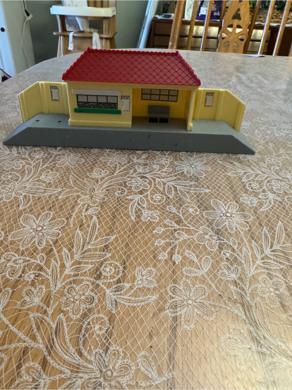 Thomas & Friends Yellow Station with Red Roof and Gray Base